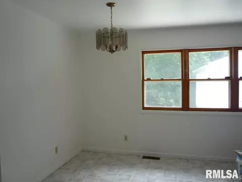1518 N Macarthur, Springfield, IL 62702 photo 7