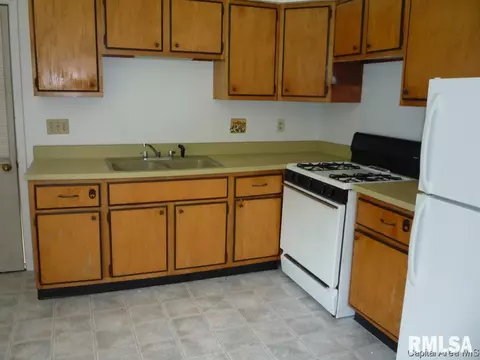 1518 N Macarthur, Springfield, IL 62702 photo 2