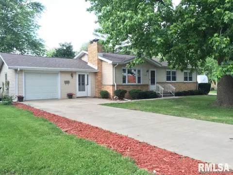 629 E Spruce St, Chatham, IL 62629 photo 1