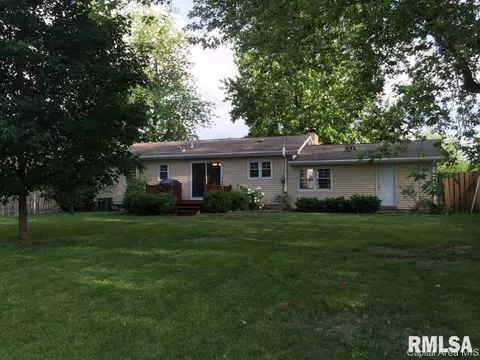 629 E Spruce St, Chatham, IL 62629 photo 3