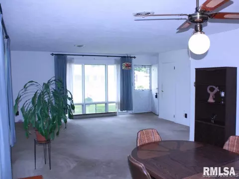 425 E Kimble, Springfield, IL 62703 photo 2