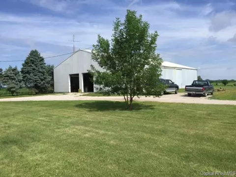 1301 E 600 N Rd, Owaneco, IL 62555 photo 5
