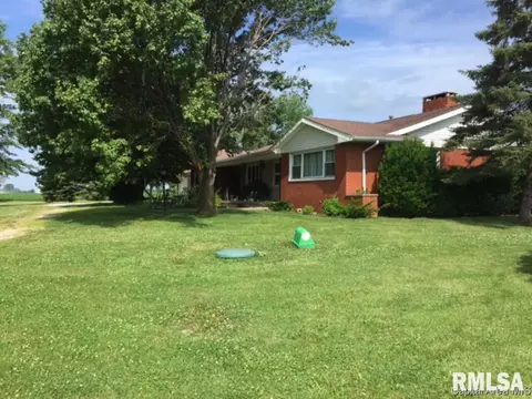 1301 E 600 N Rd, Owaneco, IL 62555 photo 1