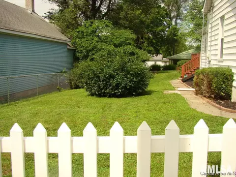 605 N 3rd St, Riverton, IL 62561 photo 19