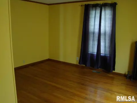 605 N 3rd St, Riverton, IL 62561 photo 8
