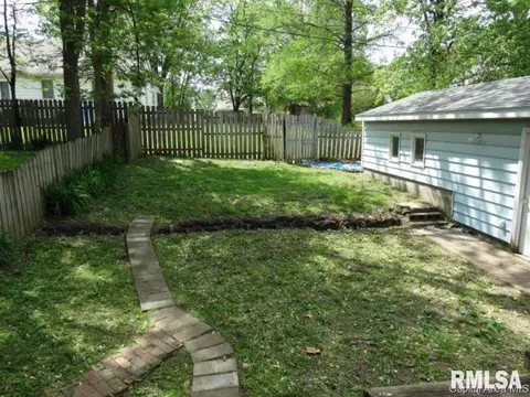 217 N Park, Springfield, IL 62702 photo 3