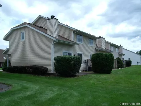 1026 Christopher Ln, Springfield, IL 62703 photo 2
