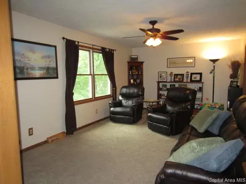 135 Sidener Ln, Springfield, IL 62707 photo 6