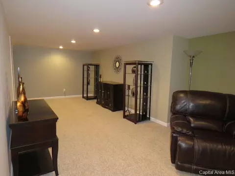 2904 Somerton Rd, Springfield, IL 62702 photo 13