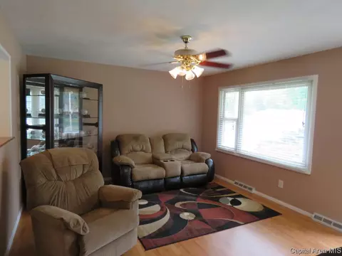 2904 Somerton Rd, Springfield, IL 62702 photo 3