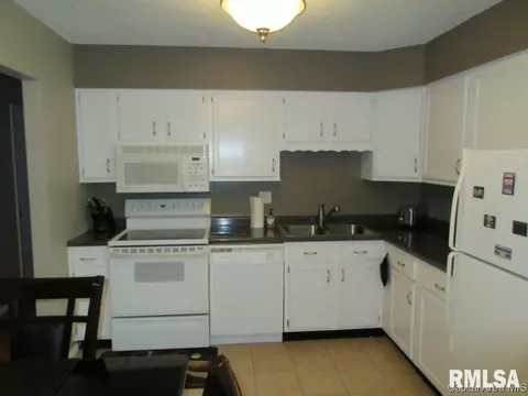 2904 Somerton Rd, Springfield, IL 62702 photo 6