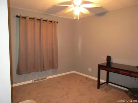 2904 Somerton Rd, Springfield, IL 62702 photo 9