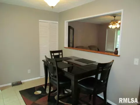 2904 Somerton Rd, Springfield, IL 62702 photo 5