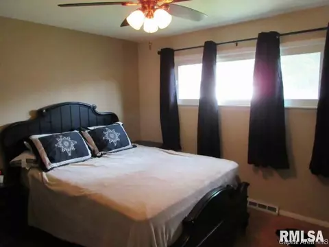 2904 Somerton Rd, Springfield, IL 62702 photo 8