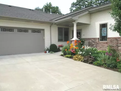 811 Longleaf Ct, Springfield, IL 62711 photo 2