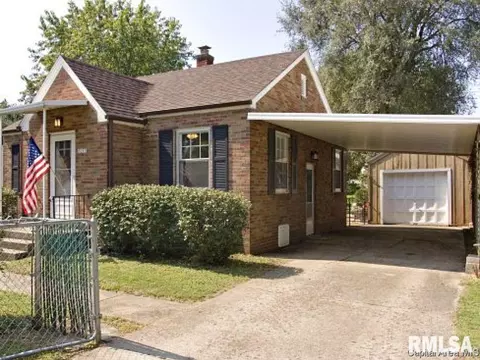 3237 S Palmer St, Springfield, IL 62703 photo 2