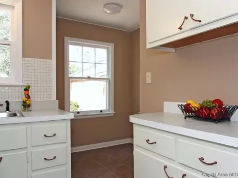 3237 S Palmer St, Springfield, IL 62703 photo 6