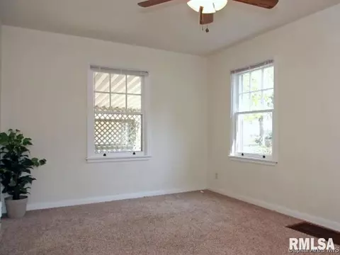 3237 S Palmer St, Springfield, IL 62703 photo 8