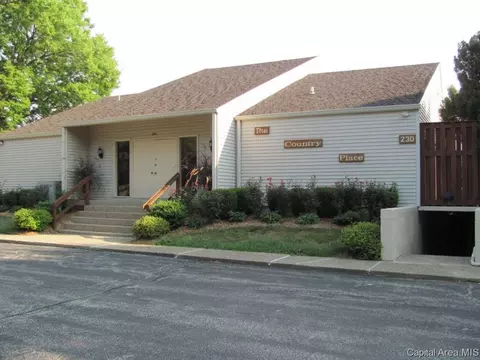 20 Country Pl, Springfield, IL 62703 photo 3