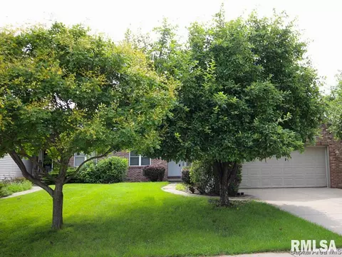 2810 Wordsworth Dr, Springfield, IL 62711 photo 2