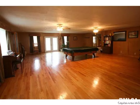 776 Shoe Fly Rd, Avon, IL 61415 photo 1