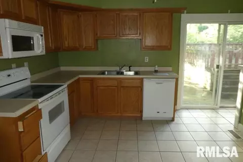 1700 Pickett St, Springfield, IL 62703 photo 4