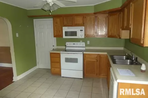 1700 Pickett St, Springfield, IL 62703 photo 6