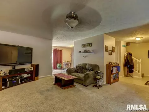 3704 Viking Blvd, Springfield, IL 62712 photo 2