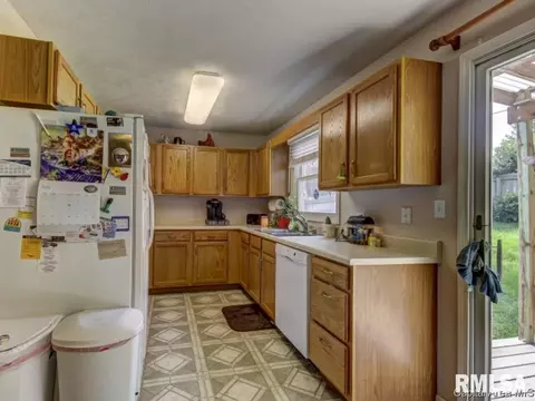 3704 Viking Blvd, Springfield, IL 62712 photo 9