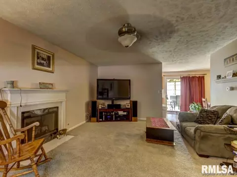 3704 Viking Blvd, Springfield, IL 62712 photo 6
