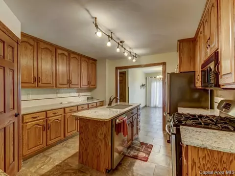 8125 Hunt Rd, Springfield, IL 62712 photo 4