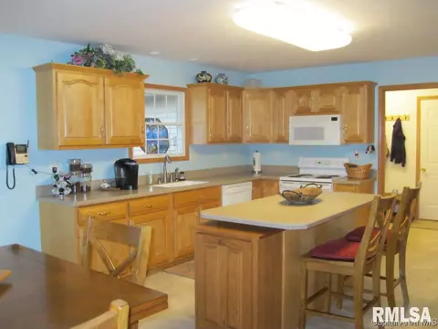 5012 Manhattan Dr, Springfield, IL 62711 photo 4