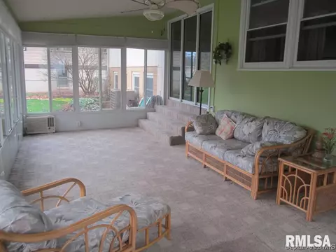 2208 Parkview Dr, Springfield, IL 62704 photo 6