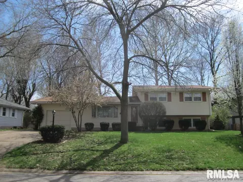 2208 Parkview Dr, Springfield, IL 62704 photo 1