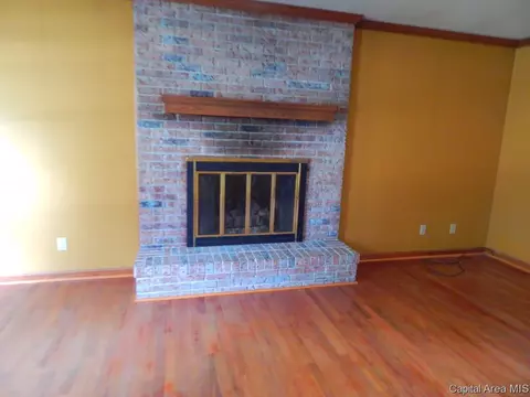 3921 W Bluffs Rd, Springfield, IL 62711 photo 3