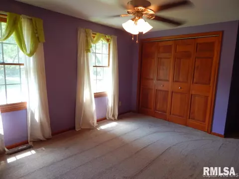 3921 W Bluffs Rd, Springfield, IL 62711 photo 9