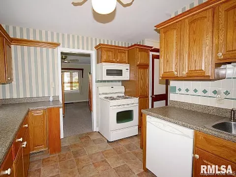 2016 N 20th St, Springfield, IL 62702 photo 7