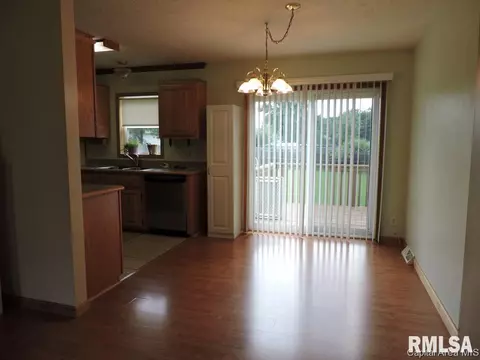 603 N Bitterroot Dr, Athens, IL 62613 photo 8