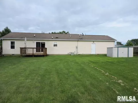 603 N Bitterroot Dr, Athens, IL 62613 photo 2