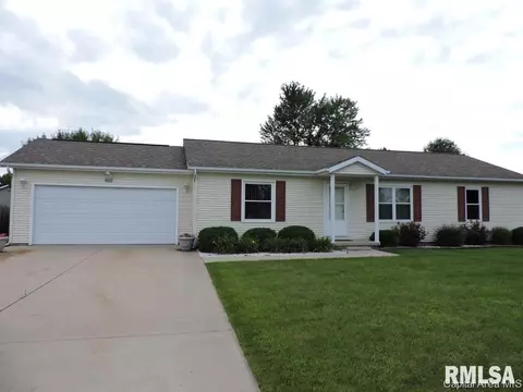 603 N Bitterroot Dr, Athens, IL 62613 photo 1