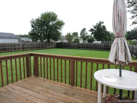 603 N Bitterroot Dr, Athens, IL 62613 photo 4