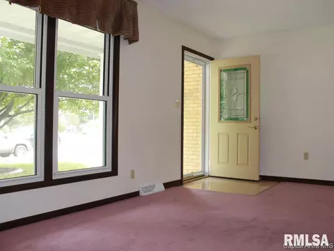 3004 Sherborn Rd, Springfield, IL 62702 photo 4