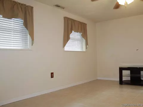 3004 Sherborn Rd, Springfield, IL 62702 photo 5