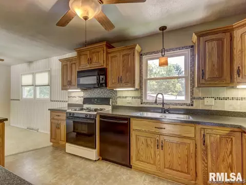 834 Roanoke Dr, Springfield, IL 62702 photo 12