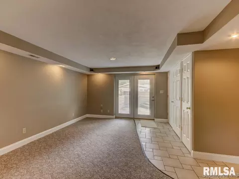 834 Roanoke Dr, Springfield, IL 62702 photo 23