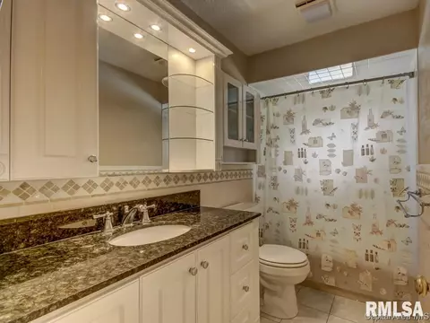 834 Roanoke Dr, Springfield, IL 62702 photo 15