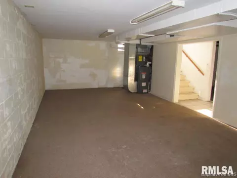 2207 E North Grand Ave, Springfield, IL 62702 photo 17