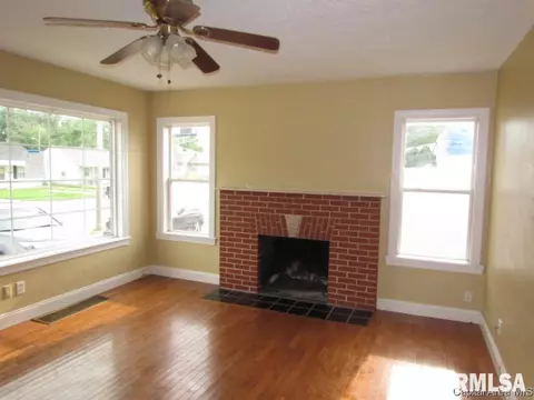 2207 E North Grand Ave, Springfield, IL 62702 photo 5