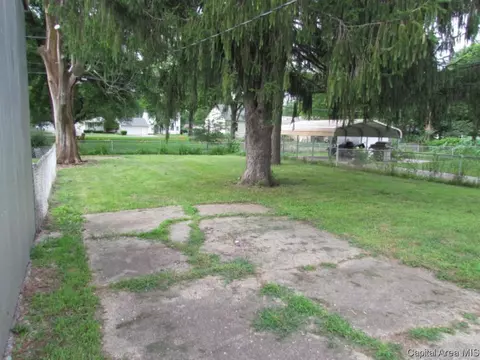2207 E North Grand Ave, Springfield, IL 62702 photo 10