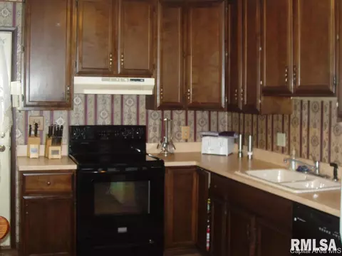 1952 Stanhope Rd, Springfield, IL 62702 photo 3